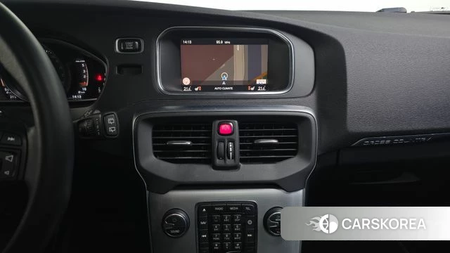 Volvo V40 Cross-Country 2019 Черный из Кореи, фото 5