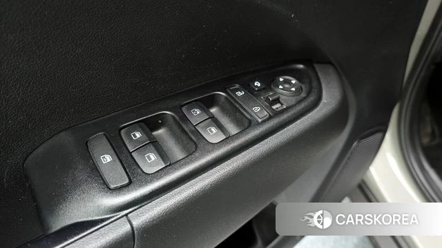 Hyundai Venue 2020 Серебристо-серый из Кореи, фото 5