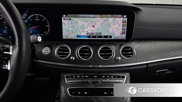 Mercedes-Benz E-Class W213 2023 Белый из Кореи, фото 5