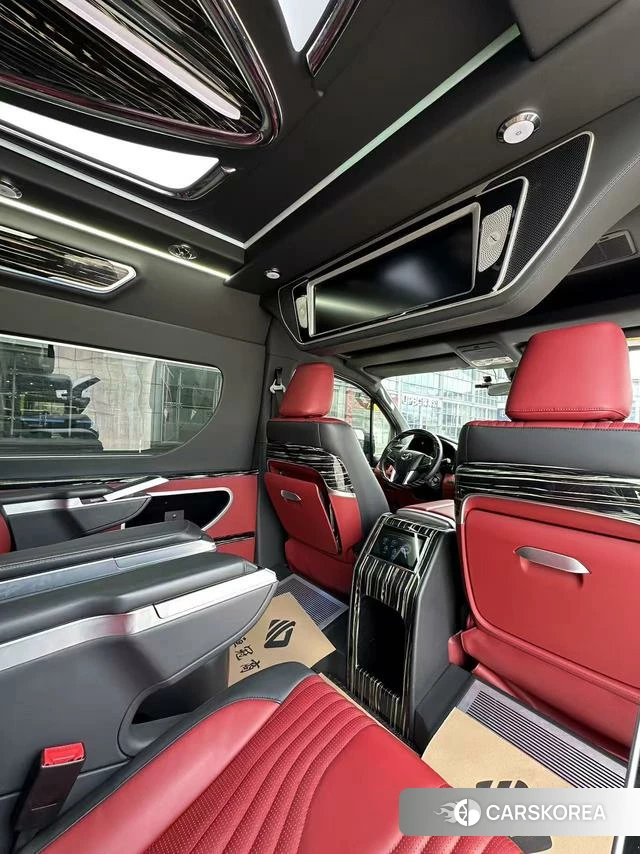 Toyota Hiace 2023 Белый из Китая, фото 5