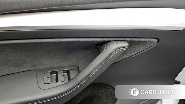 Tesla Model Y 2024 Белый из Кореи, фото 5