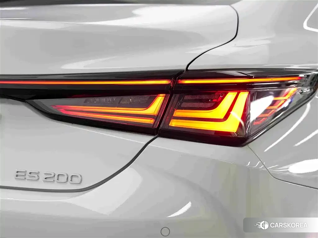 Lexus ES 2026 Белый из Китая, фото 5