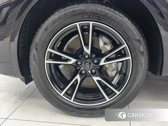 Audi Q5L 2023 Черный из Китая, фото 5