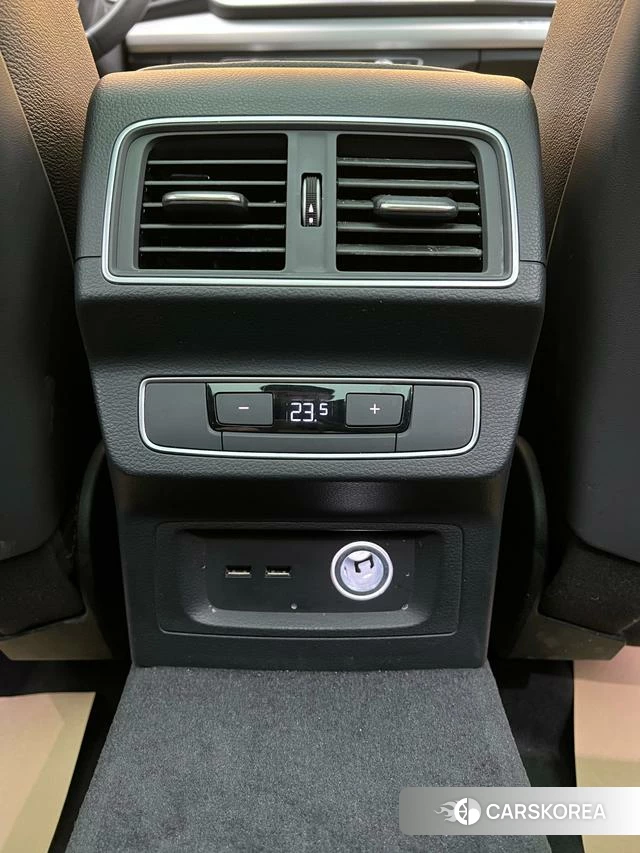 Audi Q5L 2021 Черный из Китая, фото 5