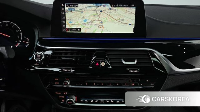 BMW 5 Series (G30) 2019 Белый из Кореи, фото 5