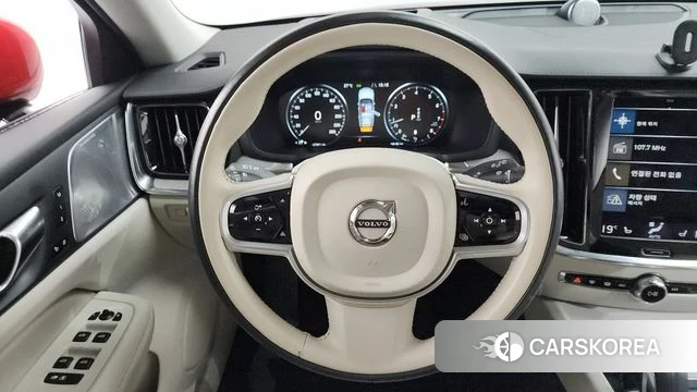 Volvo V60 Cross-Country 2nd Generation 2021 Красный из Кореи, фото 5