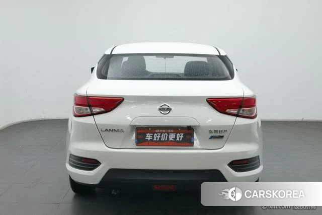 Nissan Bluebird 2021 Белый из Китая, фото 5