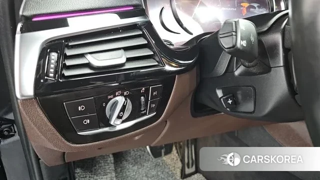 BMW 5 Series (G30) 2018 Синий из Кореи, фото 5