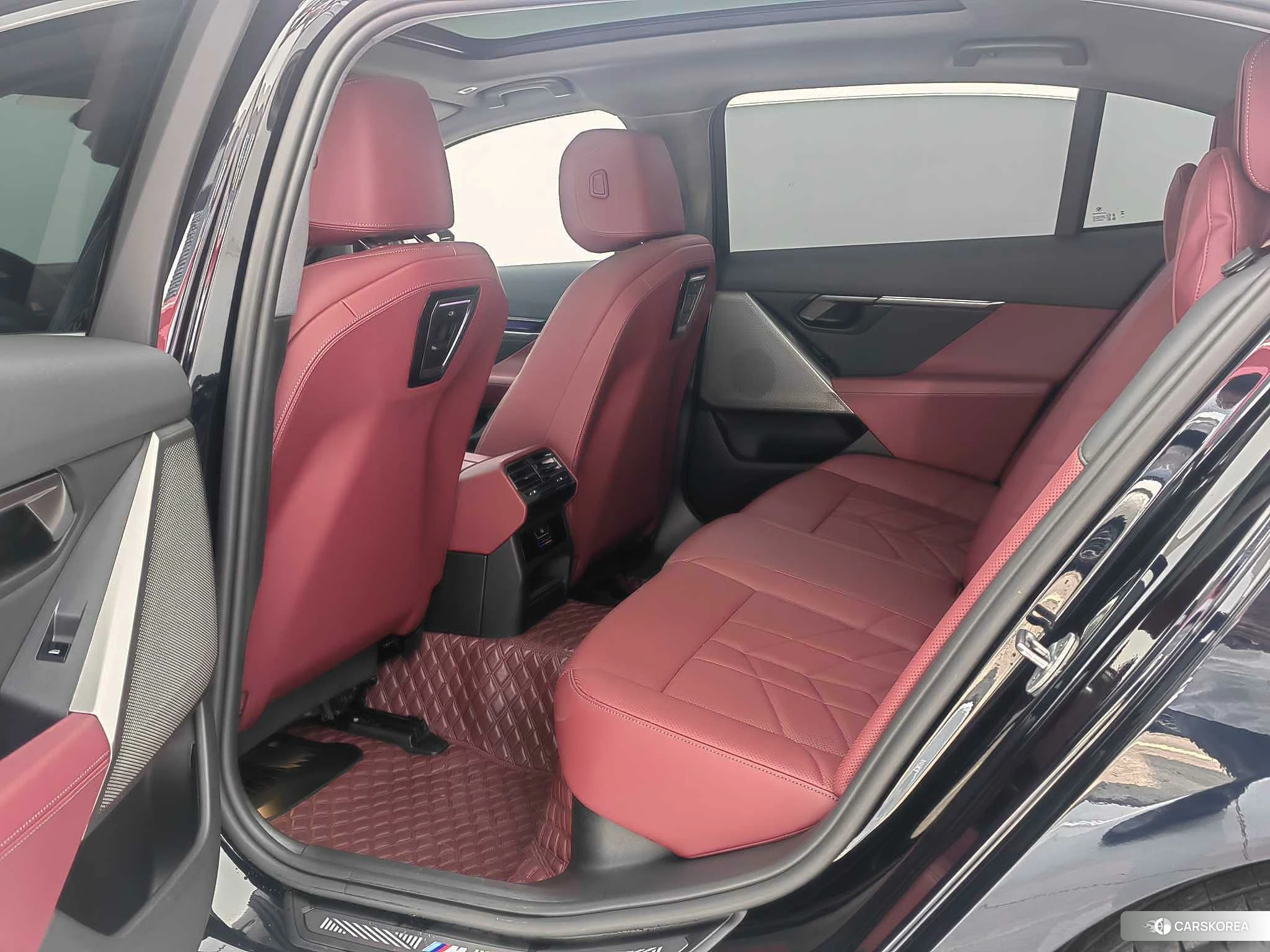 BMW 5 series 2025 Черный из Китая, фото 5