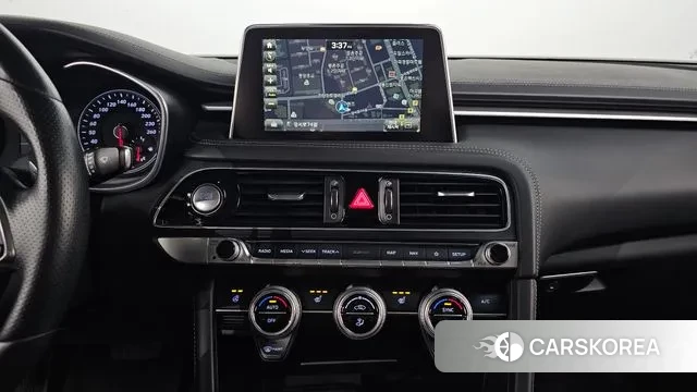 Genesis G70 2018 Черный из Кореи, фото 5