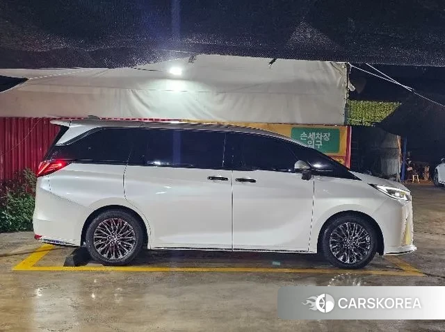 Lexus LM Second Generation 2024 Белый из Кореи, фото 5