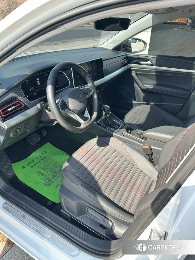 Volkswagen Lavida 2023 Белый из Китая, фото 5
