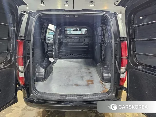 Hyundai Staria 2022 Черный из Кореи, фото 5