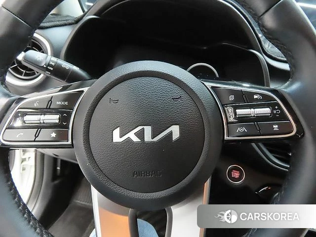 Kia The New K3 2nd generation 2021 Белый из Кореи, фото 5