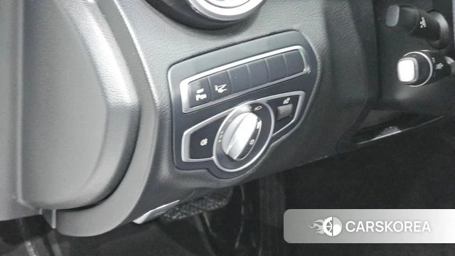 Mercedes-Benz C-Class W205 2018 Белый из Кореи, фото 5