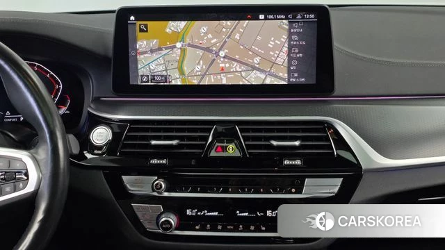 BMW 5 Series (G30) 2022 Белый из Кореи, фото 5