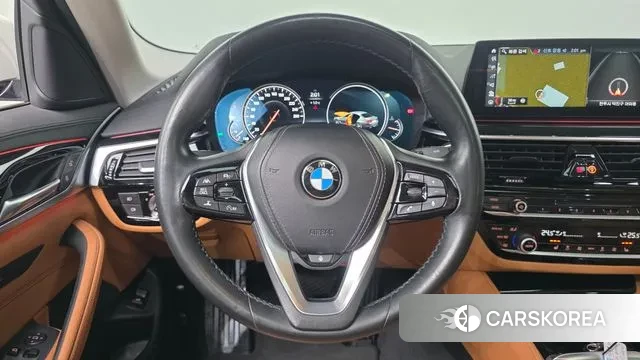 BMW 5 Series (G30) 2018 Белый из Кореи, фото 5