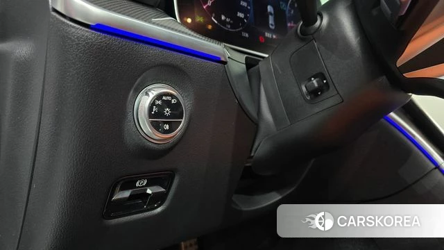 Mercedes-Benz C-Class W206 2023 Белый из Кореи, фото 5