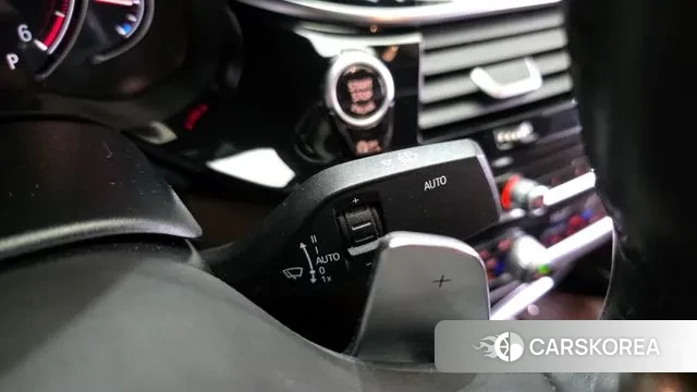 BMW 5 Series (G30) 2018 Белый из Кореи, фото 5