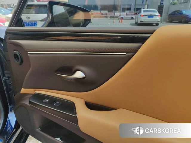 Lexus ES 2021 Синий из Китая, фото 5
