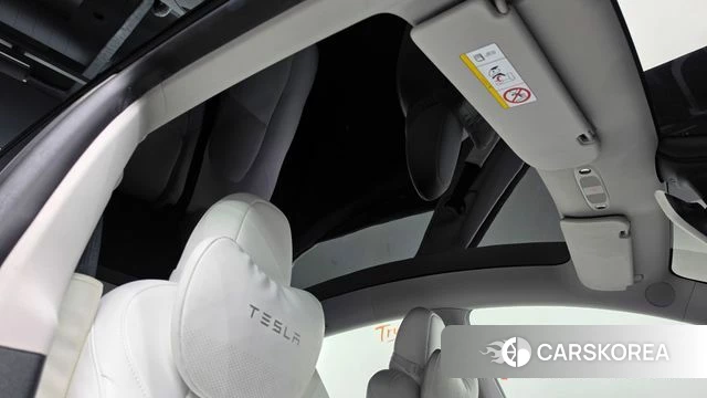 Tesla Model Y 2023 Белый из Кореи, фото 5