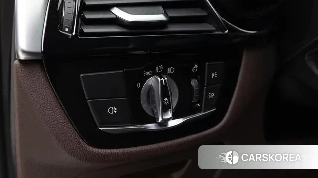 BMW 5 Series (G30) 2021 Белый из Кореи, фото 5