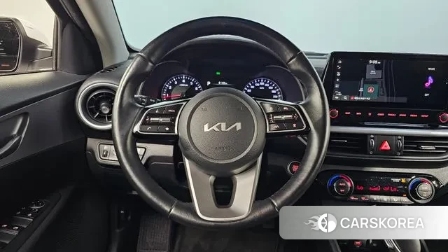 Kia The New K3 2nd generation 2021 Белый из Кореи, фото 5