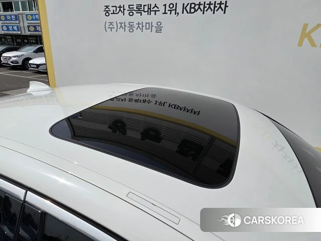 BMW 5 Series (G30) 2019 Белый из Кореи, фото 5