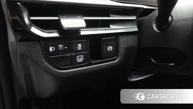 Kia The New Sportage 5th Generation Hybrid 2025 Белый из Кореи, фото 5