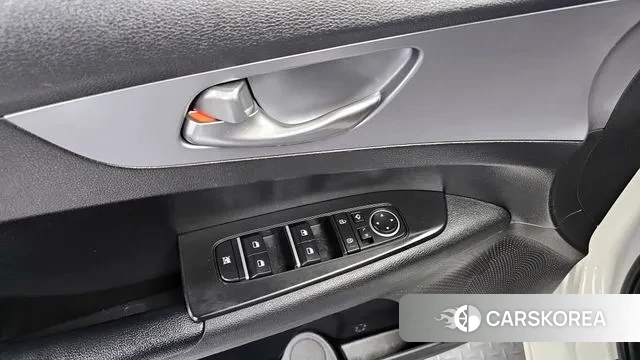 Kia The New K3 2nd generation 2021 Белый из Кореи, фото 5