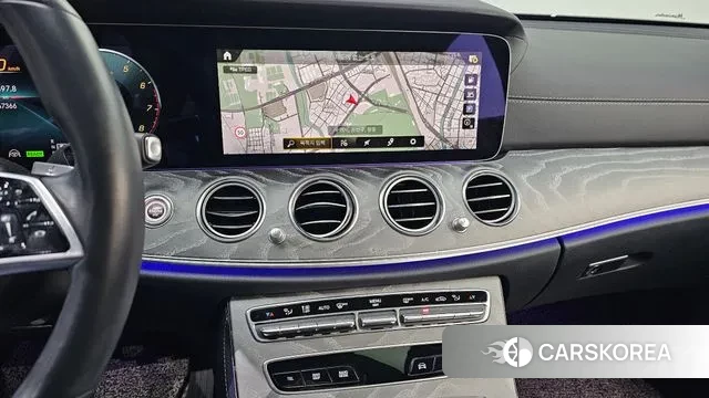 Mercedes-Benz E-Class W213 2022 Белый из Кореи, фото 5