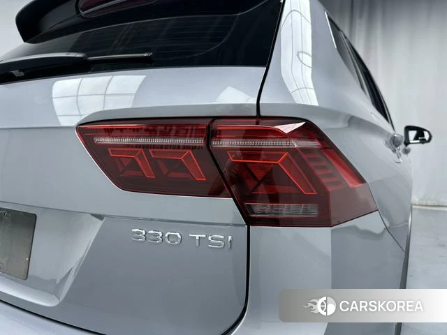 Volkswagen Tiguan L 2022 Серебристо-серый из Китая, фото 5