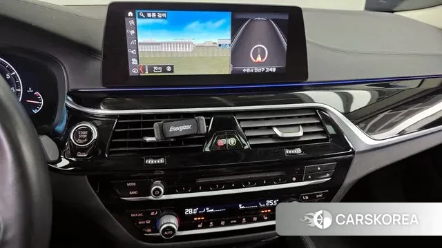 BMW 5 Series (G30) 2019 Белый из Кореи, фото 5