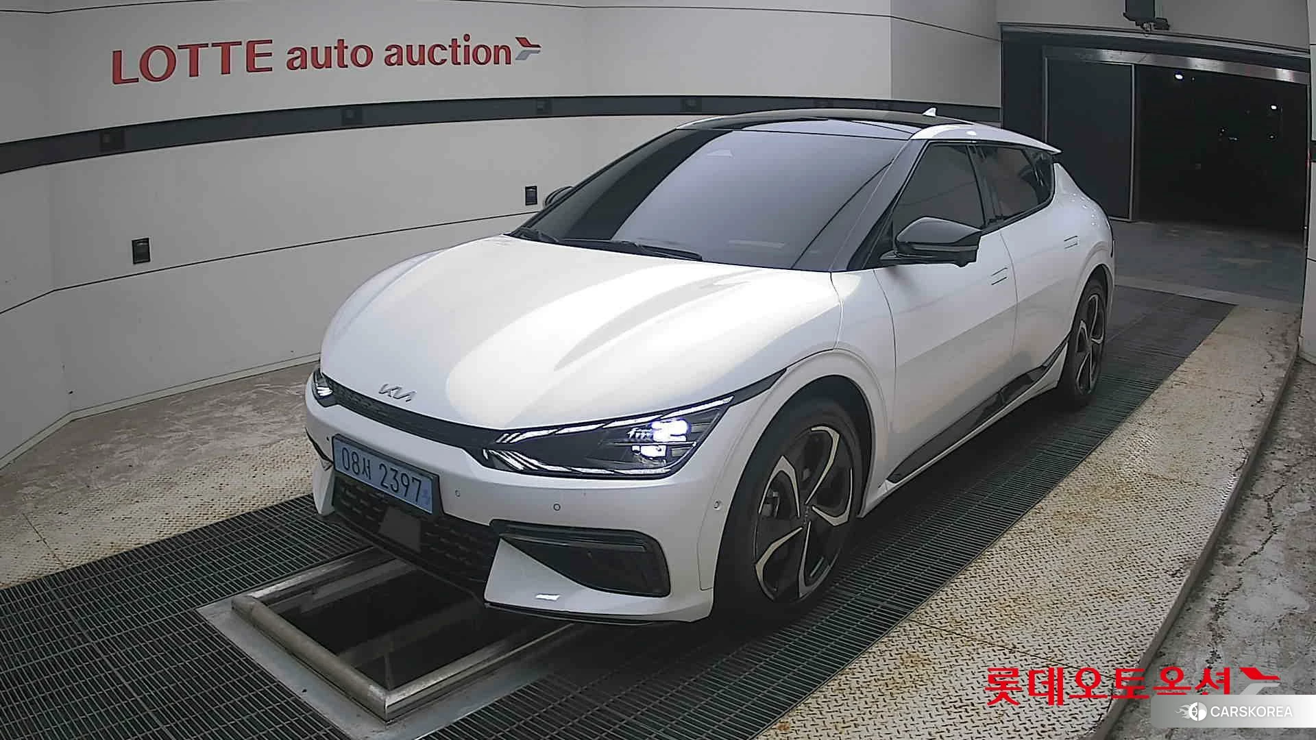 Kia EV6 2023 Белый из Кореи, фото 5