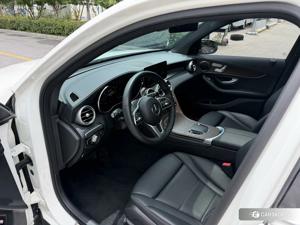 Mercedes-Benz GLC 2022 Белый из Китая, фото 5