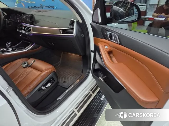 BMW X7 (G07) 2022 Белый из Кореи, фото 5