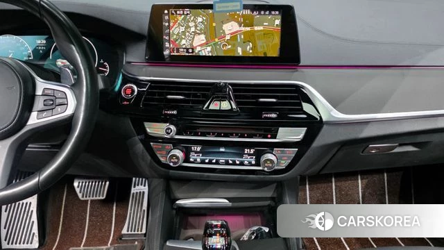 BMW 5 Series (G30) 2019 Белый из Кореи, фото 5