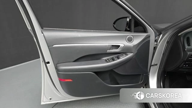 Hyundai Sonata (DN8) 2021 Серебристо-серый из Кореи, фото 5