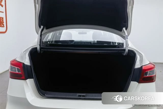 Nissan Xuan Yi 2025 Белый из Китая, фото 5