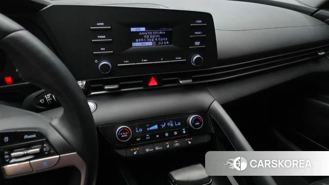 Hyundai Avante Hybrid (CN7) 2023 Белый из Кореи, фото 5