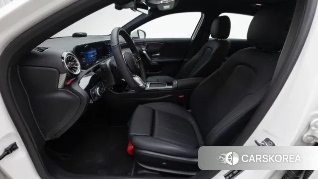 Mercedes-Benz A-Class W177 2025 Белый из Кореи, фото 5