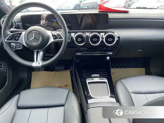 Mercedes-Benz Class A 2023 Белый из Китая, фото 5