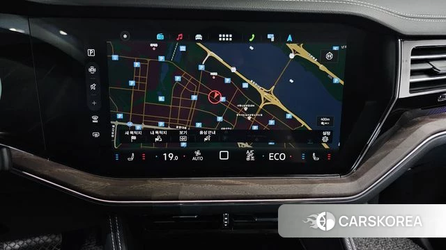 Volkswagen Touareg 3rd generation 2024 Белый из Кореи, фото 5