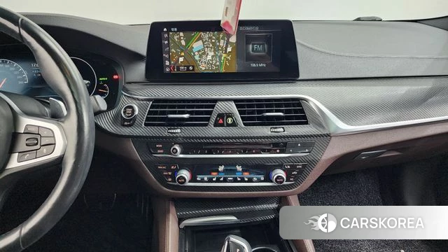 BMW 5 Series (G30) 2019 Белый из Кореи, фото 5