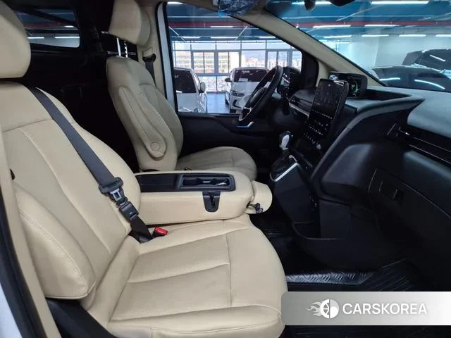 Hyundai Staria 2025 Белый из Кореи, фото 5