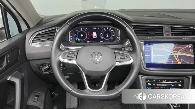 Volkswagen Tiguan second Generation 2023 Белый из Кореи, фото 5