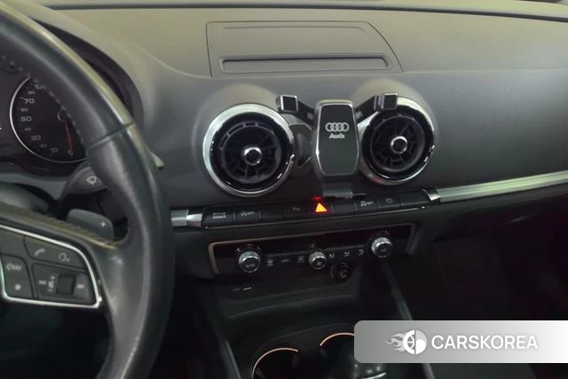 Audi A3 2018 Белый из Китая, фото 5