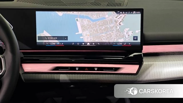 BMW 5 Series (G60) 2026 Светло-серебряный цвет из Кореи, фото 5