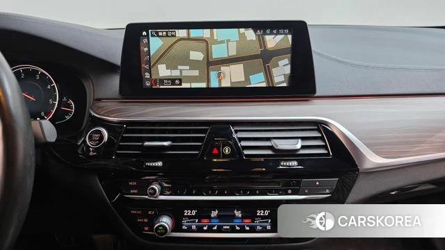 BMW 5 Series (G30) 2018 Белый из Кореи, фото 5