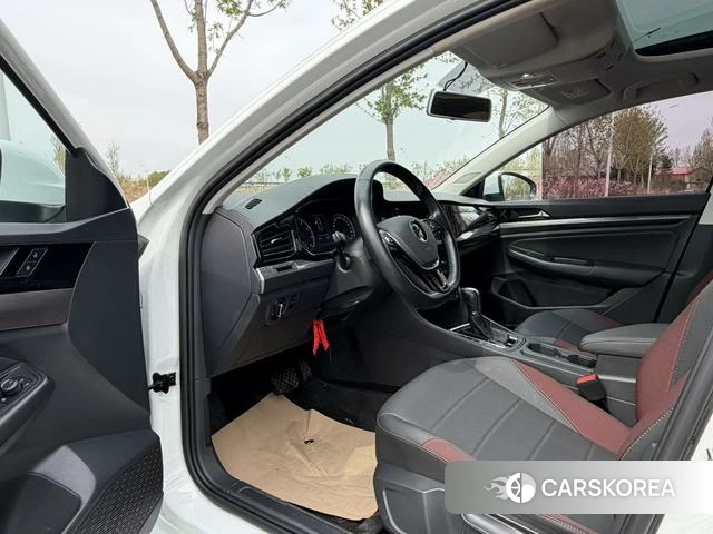 Volkswagen Bora 2022 Белый из Китая, фото 5